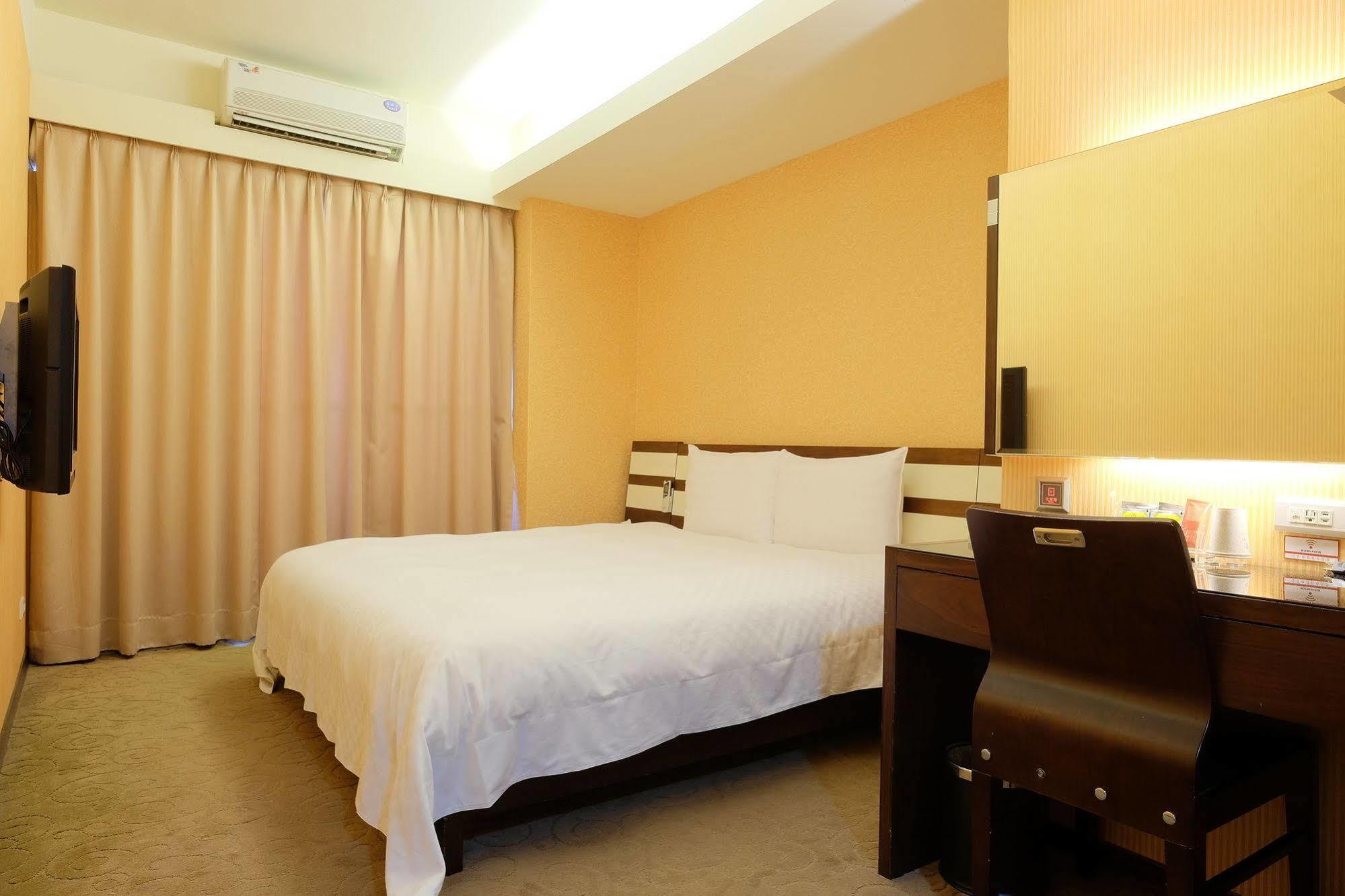 Talmud Hotel Gongyuan Taichung Luaran gambar